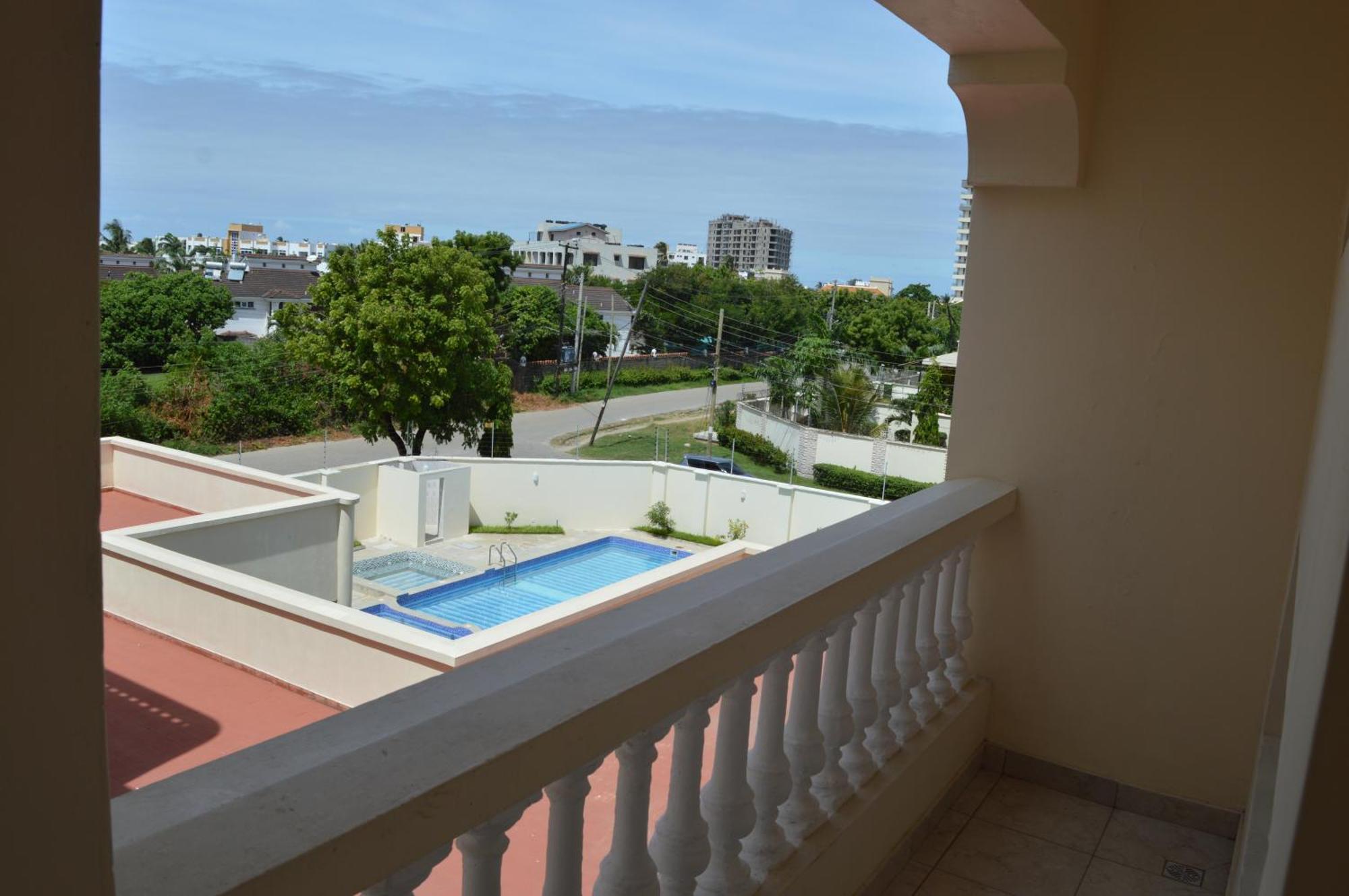 Hotel Tiffany Mombassa Buitenkant foto