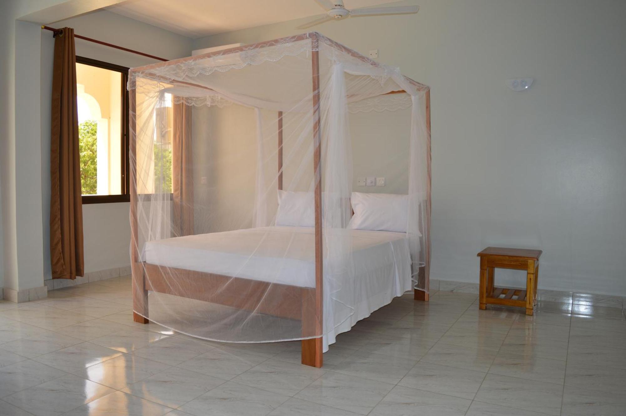 Hotel Tiffany Mombassa Buitenkant foto