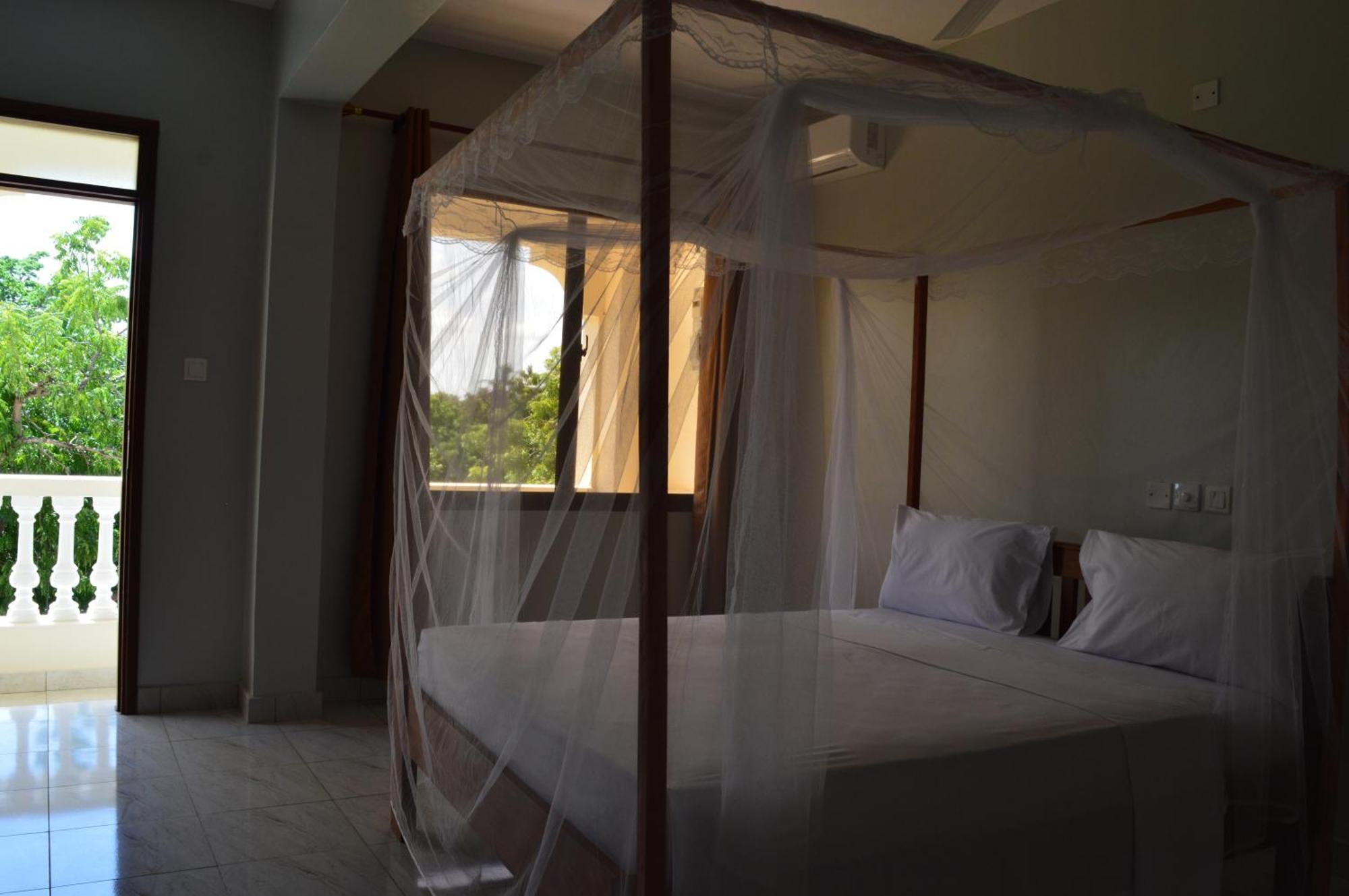 Hotel Tiffany Mombassa Buitenkant foto