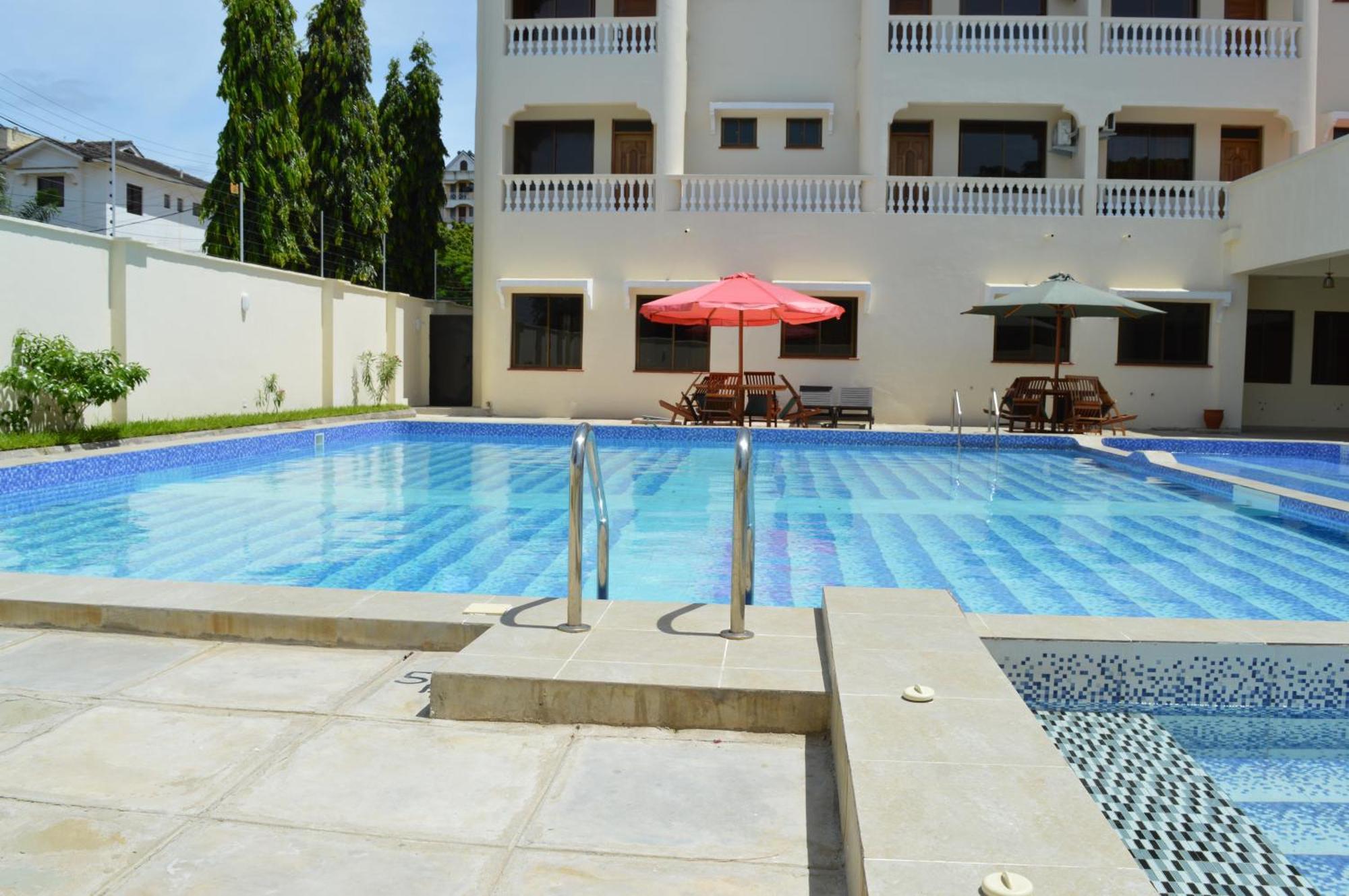 Hotel Tiffany Mombassa Buitenkant foto
