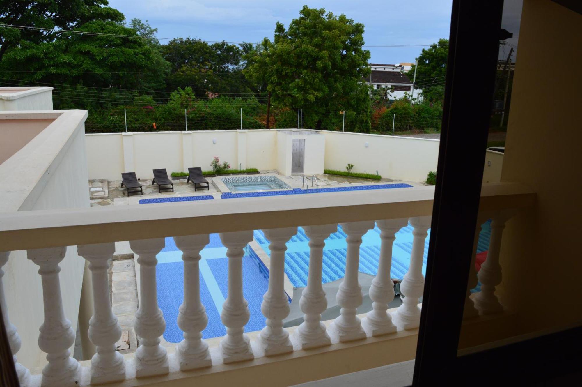 Hotel Tiffany Mombassa Buitenkant foto